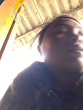 xuxulovezz online show from 1, 12, 2025