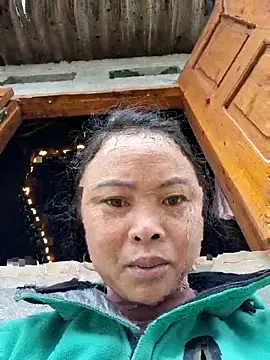 Snapshot of xuxulovezz chatting on 18, 12, 2025 xuxulovezz online show from 18, 12, 2025