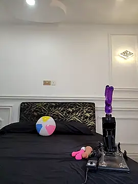 Zola Nooryi online show from 21, 12, 2025