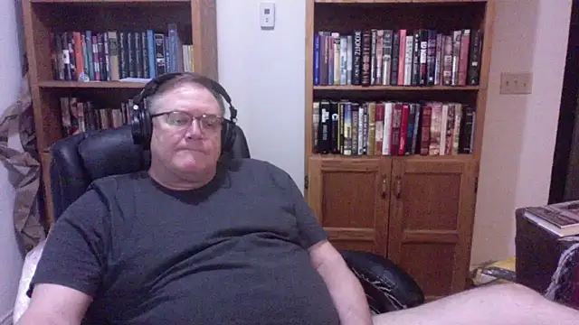 Snapshot of Vinyl22@xh chatting on 24, 7, 2026 Vinyl22xh online show from 24, 7, 2026