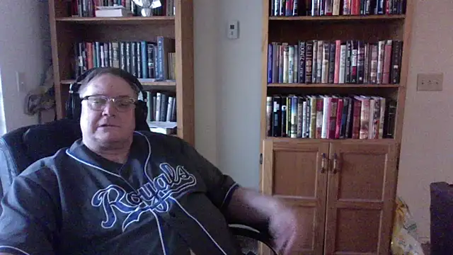 Snapshot of Vinyl22@xh chatting on 22, 7, 2026 Vinyl22xh online show from 22, 7, 2026