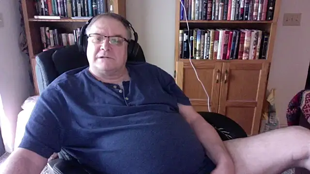 Snapshot of Vinyl22@xh chatting on 10, 6, 2026 Vinyl22xh online show from 10, 6, 2026