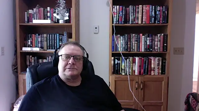Snapshot of Vinyl22@xh chatting on 1, 7, 2026 Vinyl22xh online show from 1, 7, 2026