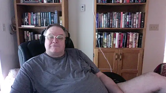 Snapshot of Vinyl22@xh chatting on 6, 6, 2026 Vinyl22xh online show from 6, 6, 2026