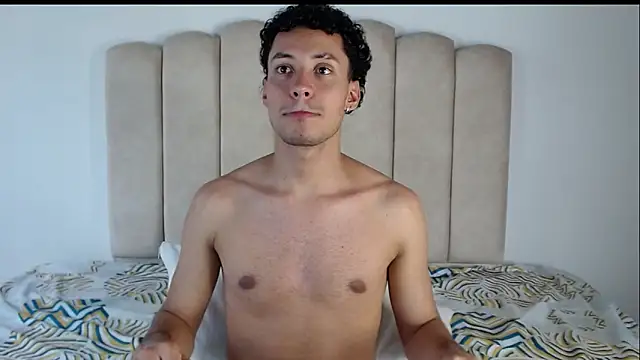 aroncooper1 online show from 31, 10, 2025