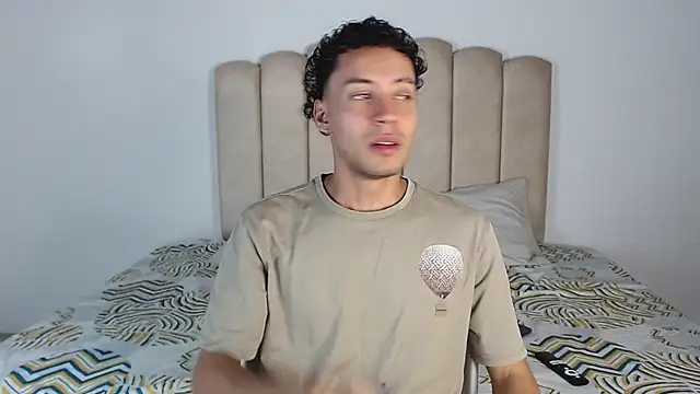 aroncooper1 online show from 8, 11, 2025