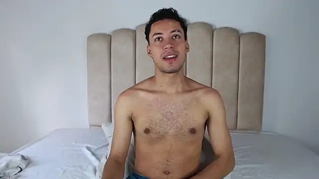 aroncooper1 online show from 11, 11, 2025