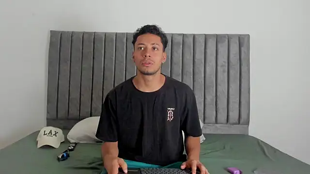 aroncooper1 online show from 4, 10, 2025