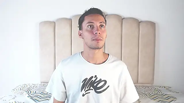 aroncooper1 online show from 2, 11, 2025