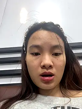 Susuu19 online show from 3, 12, 2025