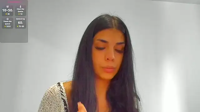AylinHazellx online show from 4, 10, 2025