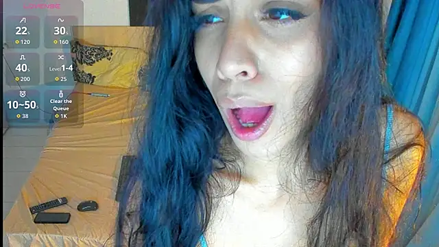 AylinHazellx online show from 27, 11, 2025