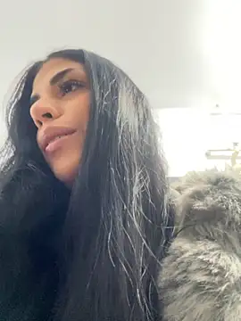 AylinHazellx online show from 16, 10, 2025