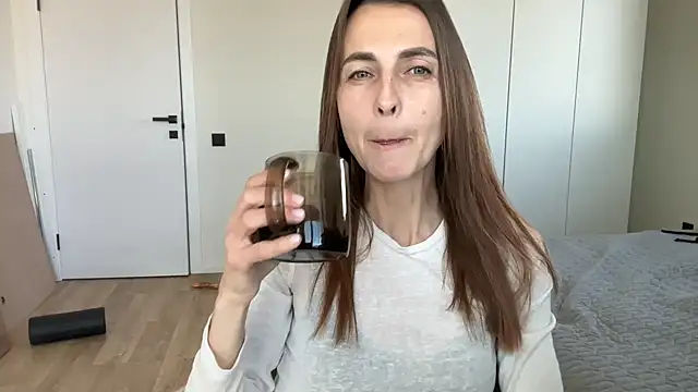 Arivanna online show from 3, 10, 2025