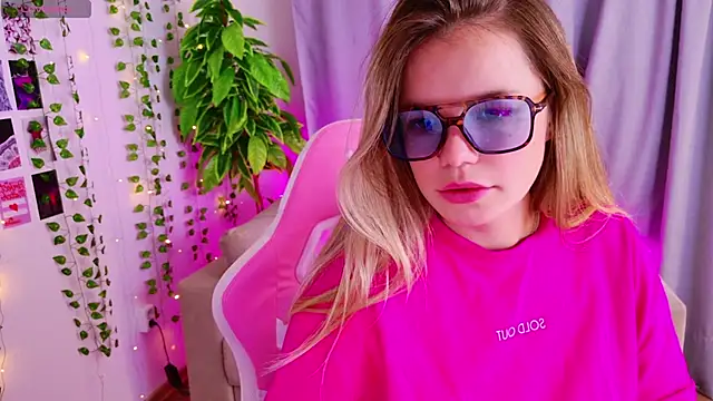 KellyHayden online show from 16, 11, 2025