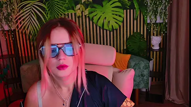 KellyHayden online show from 14, 10, 2025