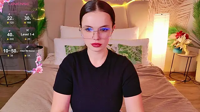 KellyHayden online show from 2, 2, 2026