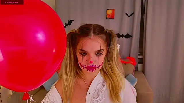 KellyHayden online show from 31, 10, 2025