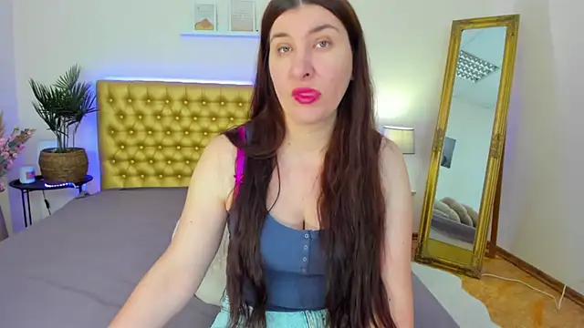 TrishaDarks online show from 25, 5, 2026