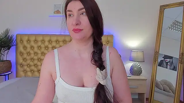 TrishaDarks online show from 21, 4, 2026