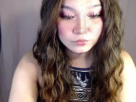 Eyes-on-me online show from 23, 11, 2025