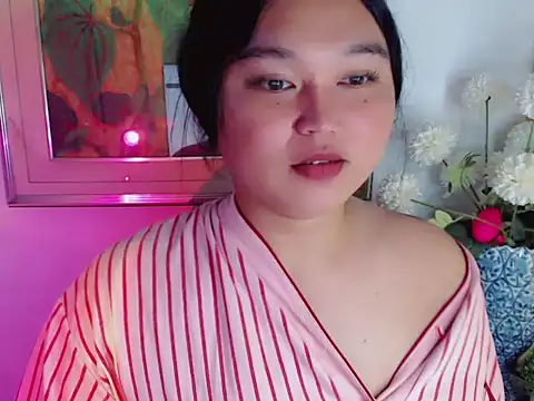 Eyes-on-me online show from 11, 6, 2026
