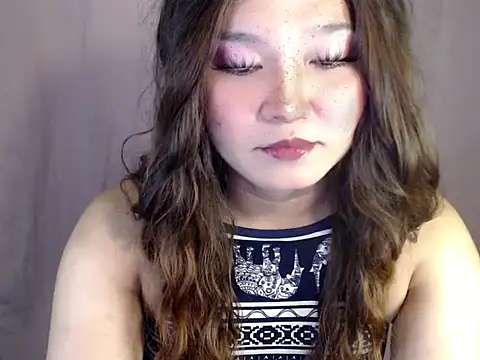 Eyes-on-me online show from 28, 11, 2025