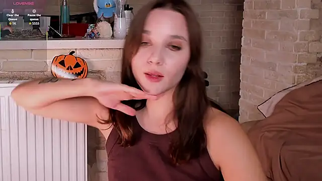 Elle wooods online show from 10, 11, 2025