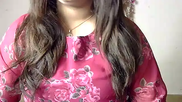 Snapshot of Aaliya02 chatting on 16, 6, 2026 Aaliya02 online show from 16, 6, 2026