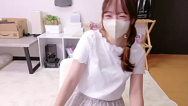 saku sakura  online show from 4, 10, 2025