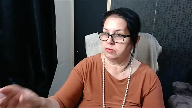 MissSanjanne online show from 5, 3, 2025
