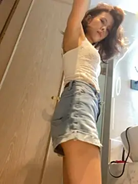 miumiu-66 online show from 22, 4, 2026