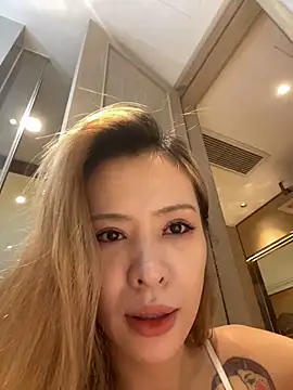 miumiu-66 online show from 17, 11, 2025