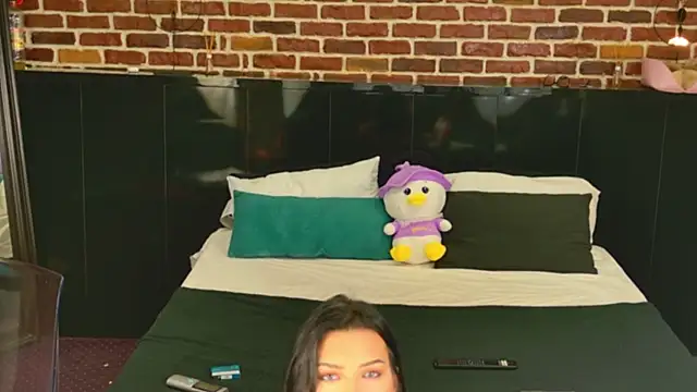 Snapshot of MeganSin_ chatting on 1, 12, 2025 MeganSin online show from 1, 12, 2025