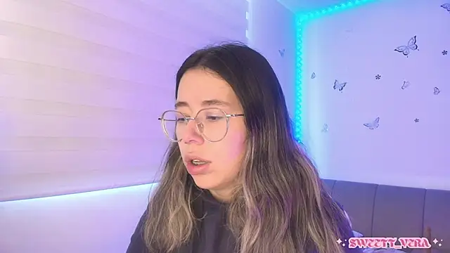 Snapshot of sweettvera chatting on 25, 5, 2026 sweettvera online show from 25, 5, 2026