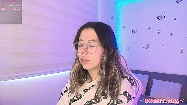 Snapshot of sweettvera chatting on 4, 5, 2026 sweettvera online show from 4, 5, 2026