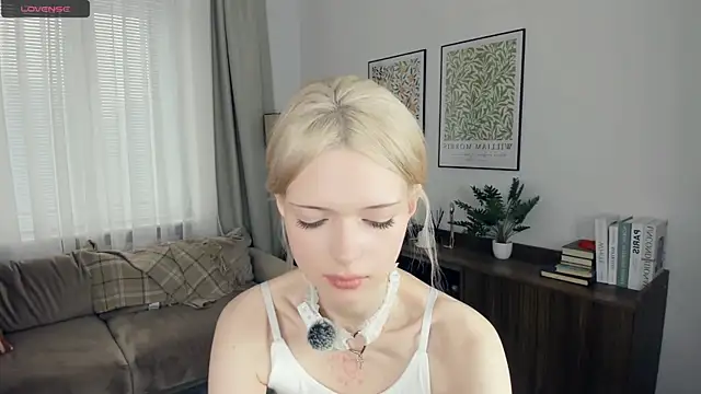 LaureMestler online show from 24, 10, 2025