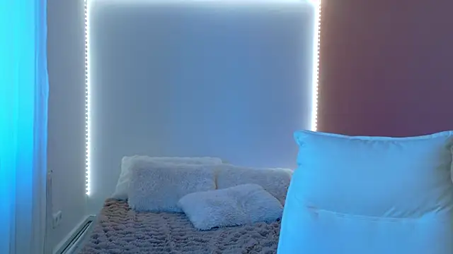 Anaayss  online show from 4, 3, 2026