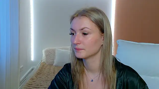 Anaayss  online show from 9, 2, 2026