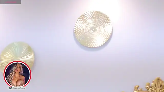 CourtneyRoses online show from 12, 11, 2025