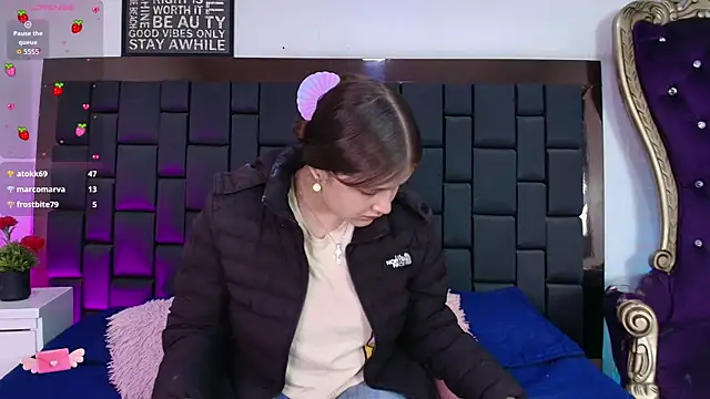 Snapshot of Krystal_Heartss chatting on 11, 11, 2025 Krystal Heartss online show from 11, 11, 2025