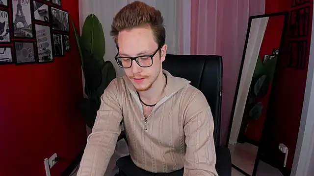 LeoMooree online show from 10, 11, 2025