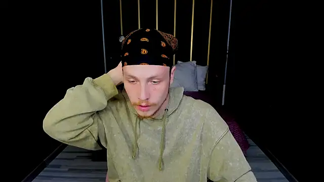 LeoMooree online show from 1, 10, 2025