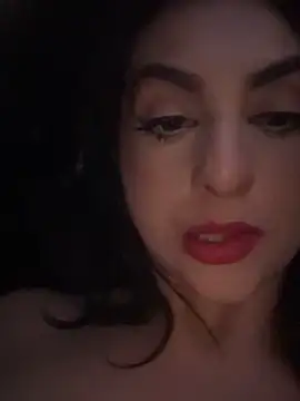 LlianneDiamond1 online show from 13, 12, 2025