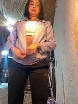 Snapshot of LlianneDiamond1 chatting on 30, 11, 2025 LlianneDiamond1 online show from 30, 11, 2025