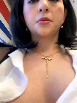 Snapshot of LlianneDiamond1 chatting on 2, 12, 2025 LlianneDiamond1 online show from 2, 12, 2025