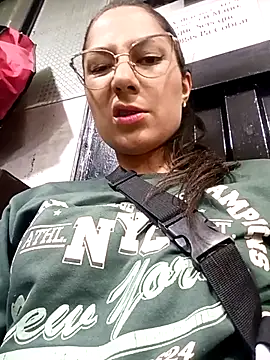 Mia-love-03 online show from 1, 10, 2025
