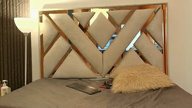 Lia Roseh online show from 9, 2, 2026