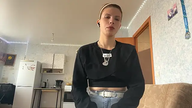 Mila Alim online show from 5, 10, 2025