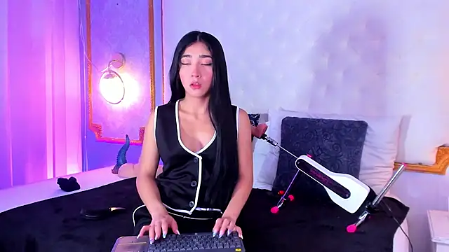 Mariana Kalo online show from 7, 2, 2026